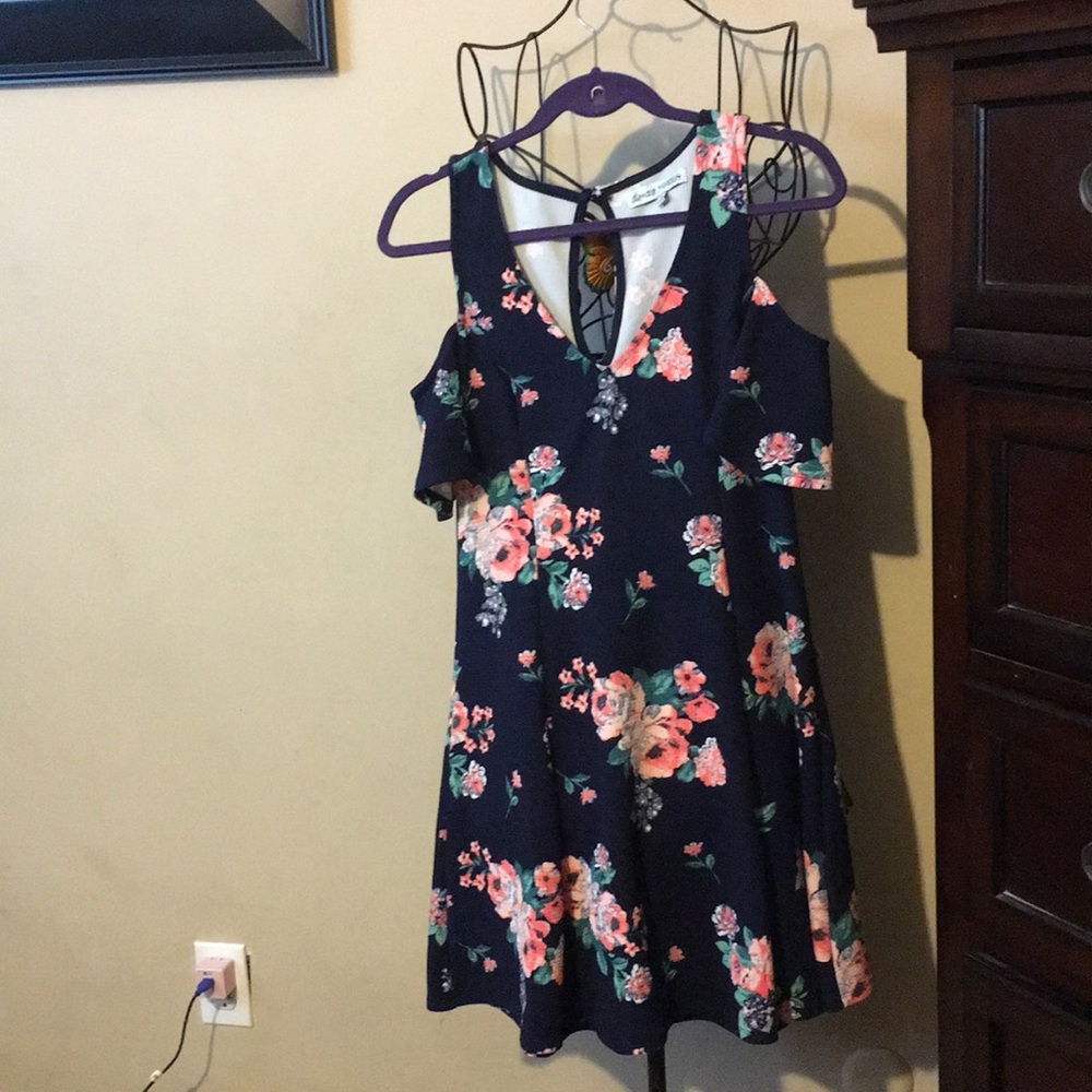 Almost Famous cute flower print dress